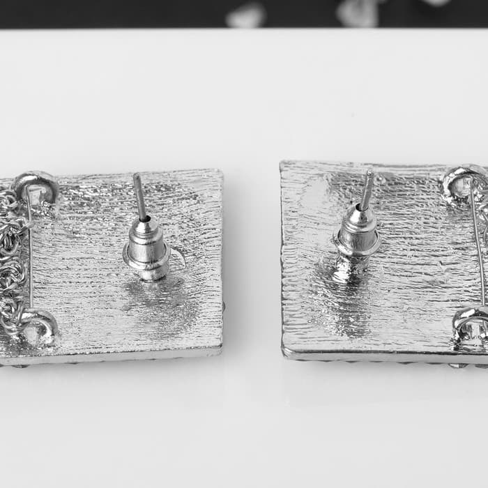 Серьги висячие со стразами «Голливуд» нити в квадрате, белые в серебре, 9.5 см