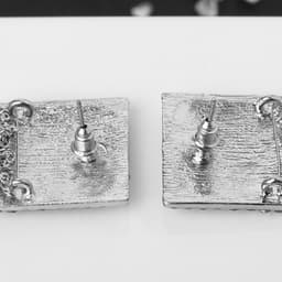 Серьги висячие со стразами «Голливуд» нити в квадрате, белые в серебре, 9.5 см