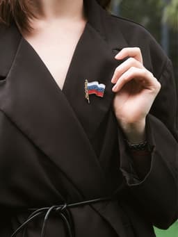 Брошь «Флаг России», триколор в золоте