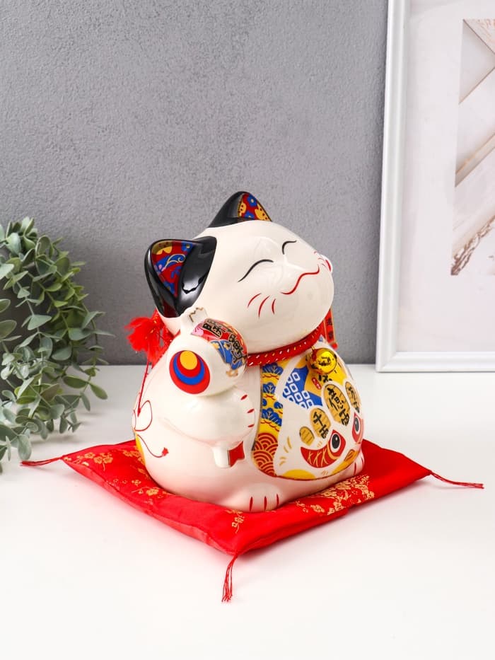 Маятник настольный антистресс «Кот Манэки-нэко с молоточком и свитком», керамика, 19.5×20×14.5 см