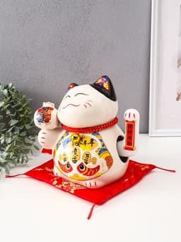 Маятник настольный антистресс «Кот Манэки-нэко с молоточком и свитком», керамика, 19.5×20×14.5 см