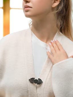 Зажим для кардигана «Восток», чёрный в чернёном серебре