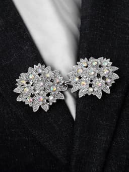 Зажим для кардигана «Соцветие», радужный в серебре