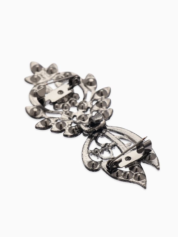 Зажим для кардигана «Асимметрия», серый в сером металле