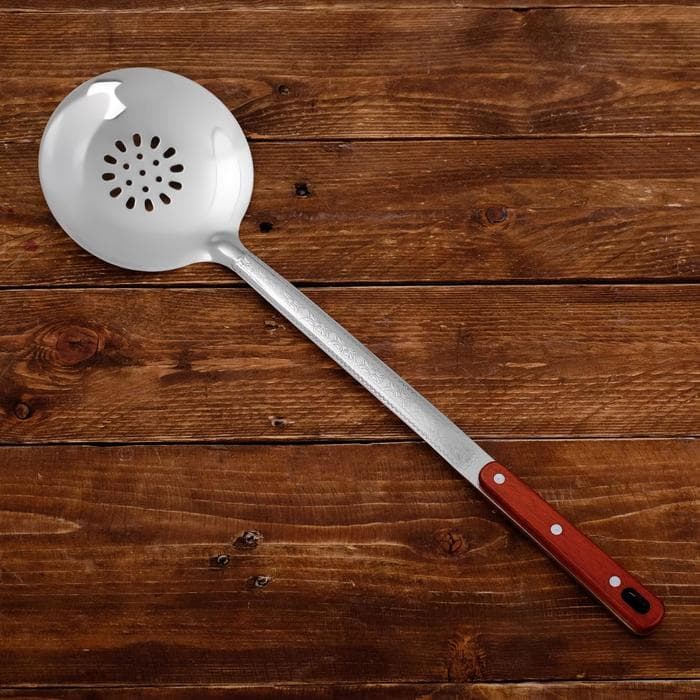 Шумовка для казана Шафран, 48 см, диаметр 13 см, узбекская, с деревянной ручкой, металл, серебристая