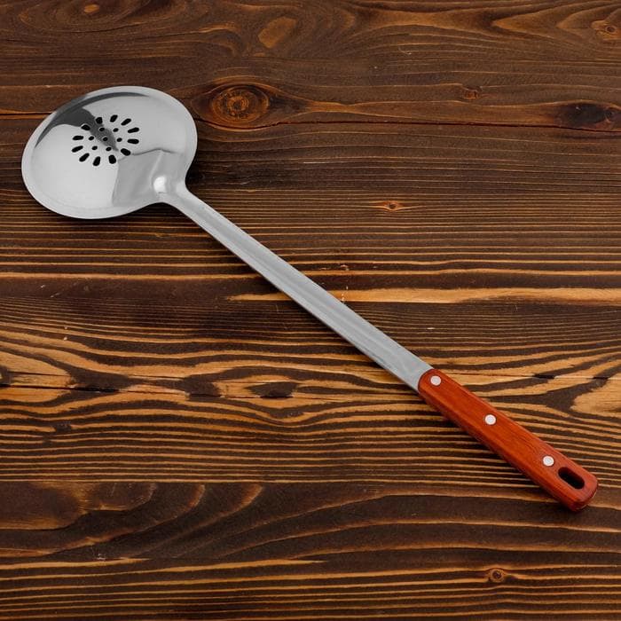 Шумовка для казана Шафран, 48 см, диаметр 13 см, узбекская, с деревянной ручкой, металл, серебристая