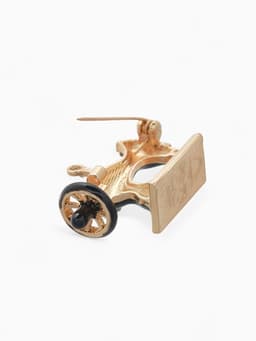 Брошь «Швейная машина», чёрная в золоте