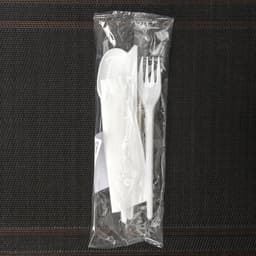 Набор пластиковых одноразовых столовых приборов 5 в 1: вилка, ложка, нож, салфетка, зубочистка, белый