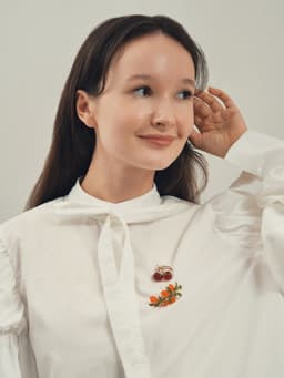 Брошь «Вишни», наливные, красно-белая в золоте