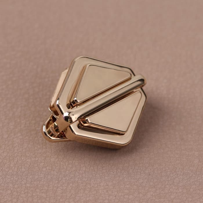 Застёжка для сумки, 3.1×3.1 см, цвет золотой