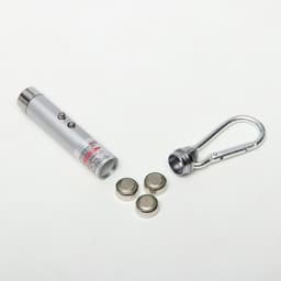 Лазерная указка, с карабином, дальность 1 км, от батареек 3×LR44, 7.3×1.2 см, серебряная