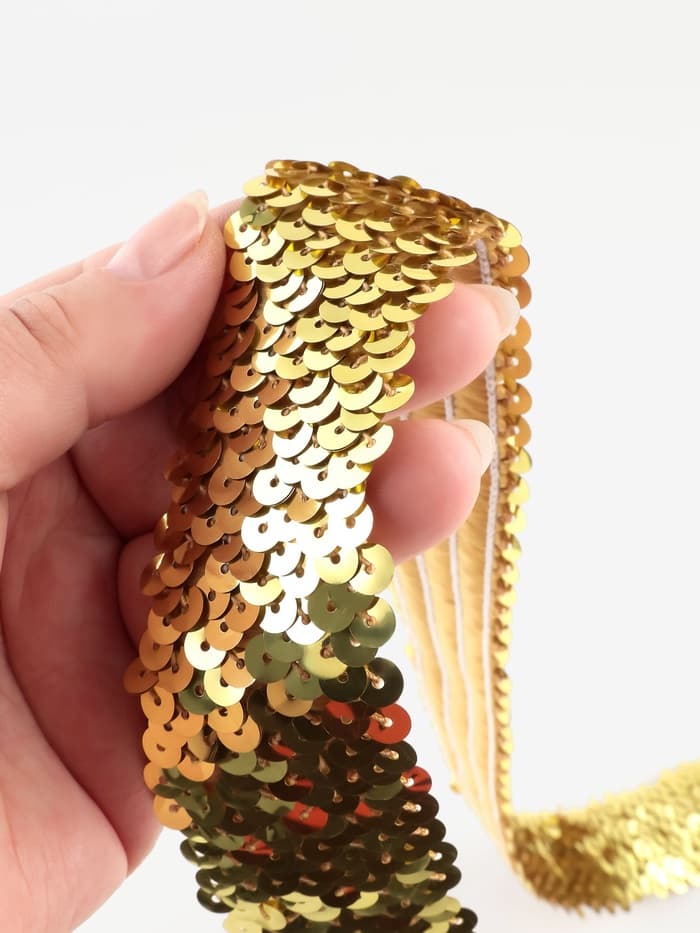 Тесьма декоративная с пайетками, на резинке, 3.5 см, 9 ± 0.5 м, цвет золотой