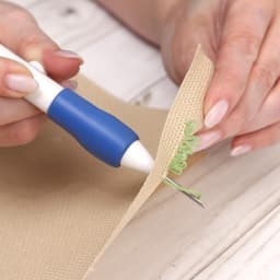 Игла для вышивания, для ковровой техники, d=1.3/1.6/2.2 мм, с нитевдевателями, белая, синяя