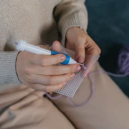 Игла для вышивания, для ковровой техники, d=1.3/1.6/2.2 мм, с нитевдевателями, белая, синяя