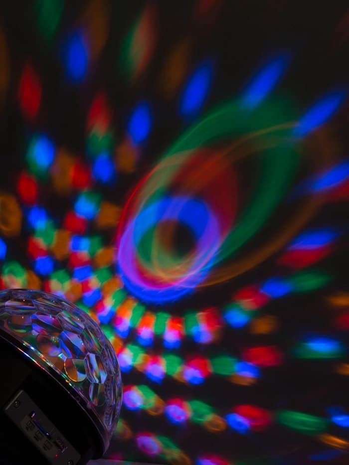 Ночник проектор «Хрустальный диско-шар» 17.5 см, динамик, свечение RGB, 220 В