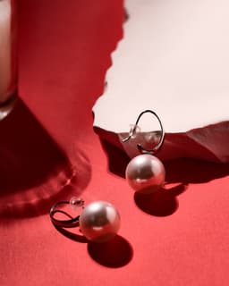 Серьги с жемчугом «Капля», полукруг, белые в серебре