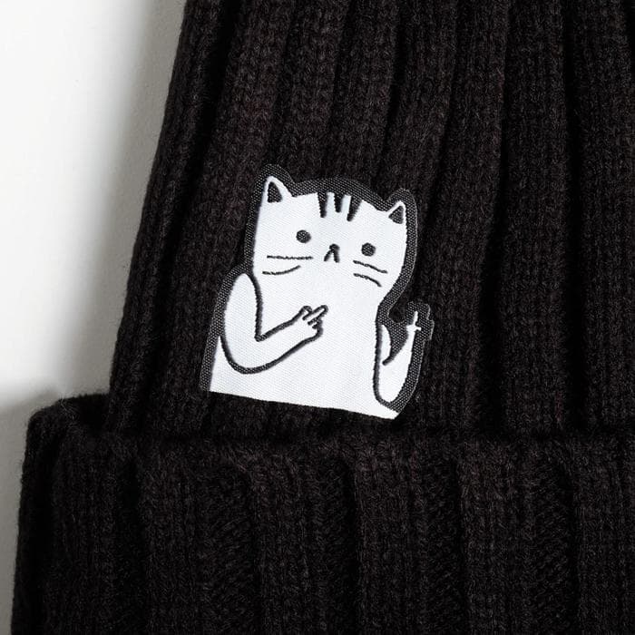 Шапка с помпоном «F*cking холод»