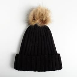 Шапка с помпоном «F*cking холод»