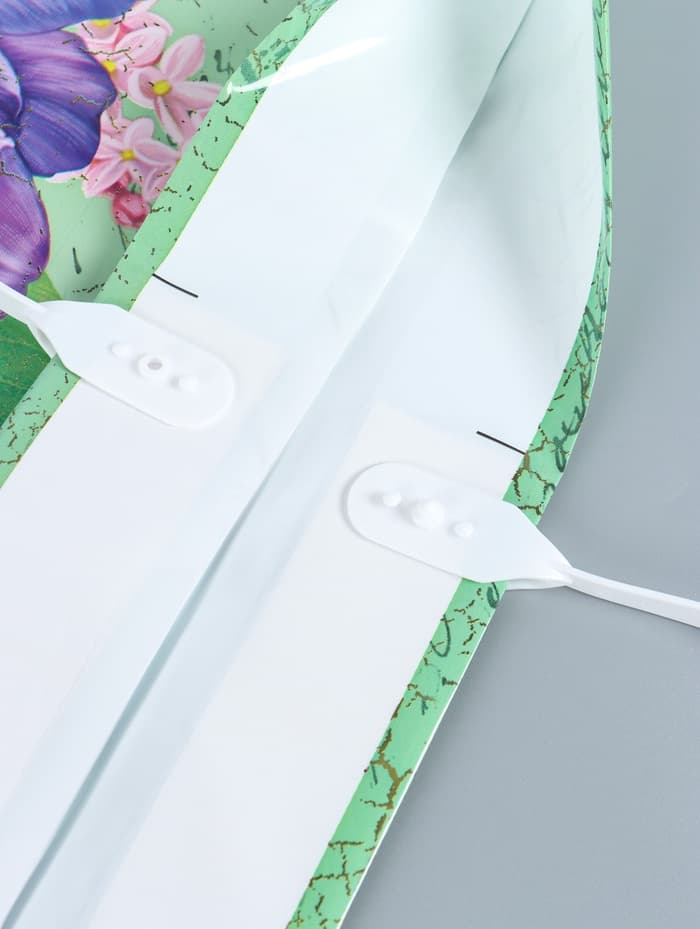 Пакет «Беатрис», полиэтиленовый с пластиковой ручкой, 100 мкм 40×44 см