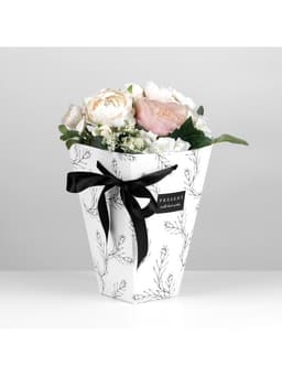 Переноска для цветов на лентах Present with best wishes, 17×25×9 см