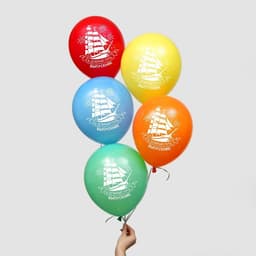 Фартук гипюровый белый на выпускной, с воланами по бретелям, р. 44-52, набор шаров 5 шт.