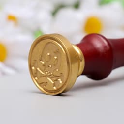 Печать для сургуча с деревянной ручкой «Череп и кости», 9×2.5×2.5 см