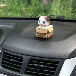 Игрушка на панель автомобиля «Счастливый кот качающий головой»