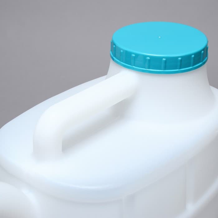 Канистра пищевая «Бочонок», 20 л, пластиковая, со сливом, белая