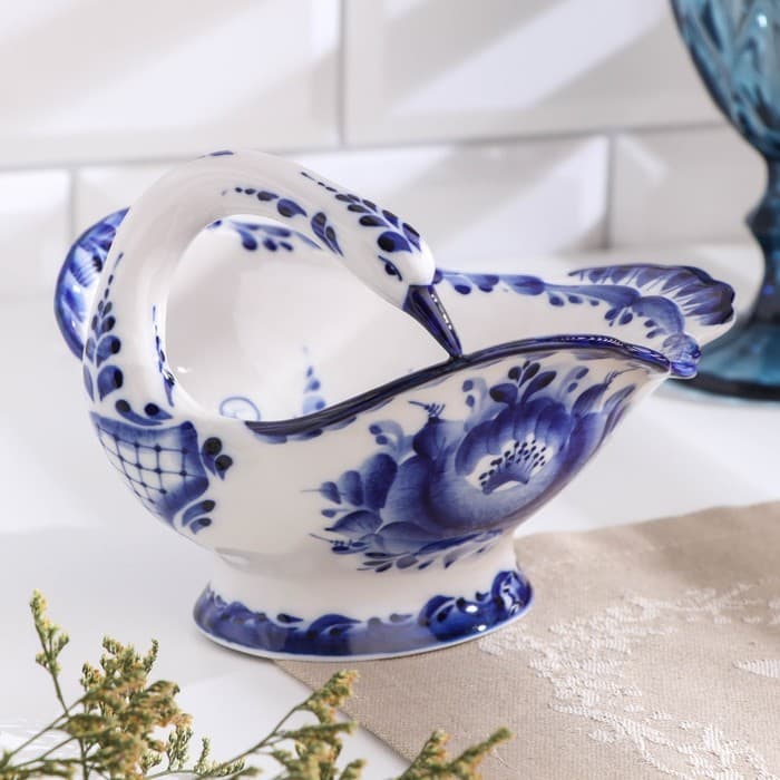 Конфетница фарфор «Лебедь», 18×15×12 см, гжель