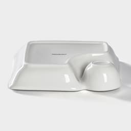 Блюдо фарфоровое с соусником Magistro «Бланш», соусник 60 мл, 18.5×17.5×4 см, белое