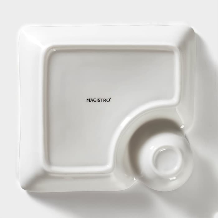 Блюдо фарфоровое с соусником Magistro «Бланш», соусник 60 мл, 18.5×17.5×4 см, белое