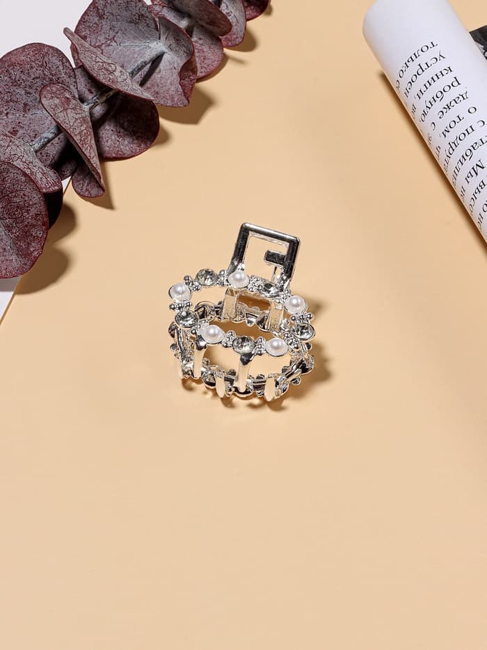 Крабик для волос «Мелани», овал, 2.5 см, серебристо-белый