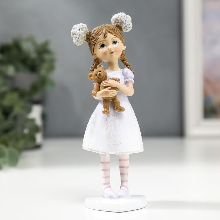 Фигурка полистоун «Малышка с цветами в волосах, с мишкой», 16×4.5×5.5 см