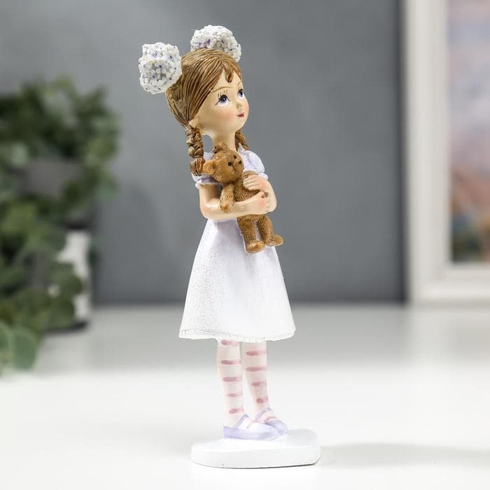 Фигурка полистоун «Малышка с цветами в волосах, с мишкой», 16×4.5×5.5 см