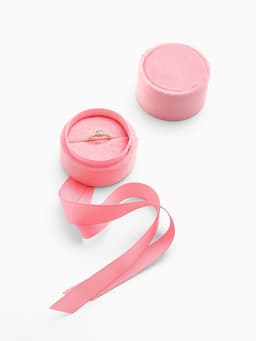 Футляр под серьги, кольцо «Сюрприз», корейский бархат, 5.8×5.3 см, светло-розовый