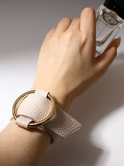 Браслет кожа «Помпеи» захват, светло-бежевый в золоте, 24 см