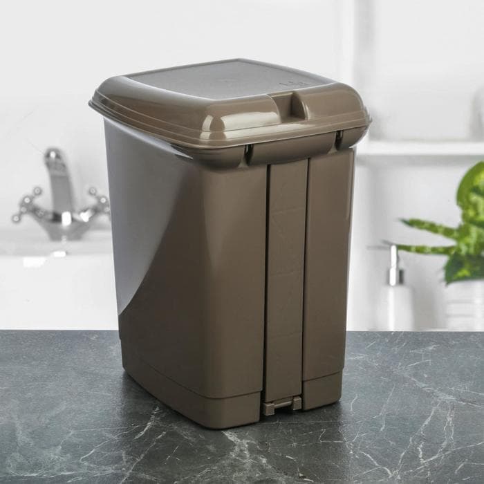 Контейнер для мусора «Педальный», 7 л, с педалью, МИКС