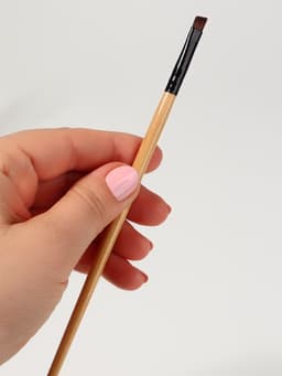 Кисть для макияжа, скошенная, 18 (± 1) см, бежевая