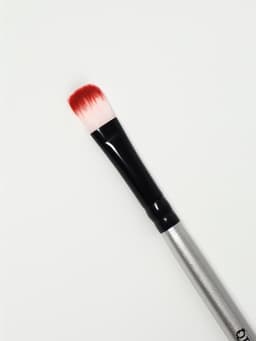 Кисть для макияжа, двусторонняя, 13.5 (± 1) см, серебристая, чёрная