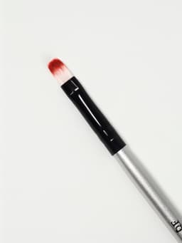 Кисть для макияжа, двусторонняя, 13.5 (± 1) см, серебристая, чёрная