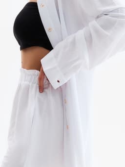 Костюм женский (рубашка, шорты) MINAKU, белый, размер 44