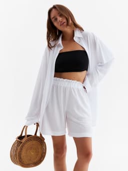 Костюм женский (рубашка, шорты) MINAKU, белый, размер 48
