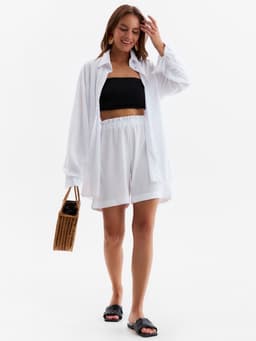 Костюм женский (рубашка, шорты) MINAKU, белый, размер 50