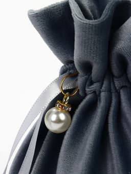 Мешочек бархатный с бусиной, 13×9 см, фасовка 25 шт., серый