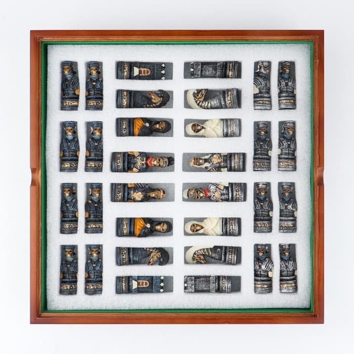 Шахматы деревянные подарочные сувенирные «Долина смерти», 36×36 см, король h=7.5 см, пешка h=6.5 с