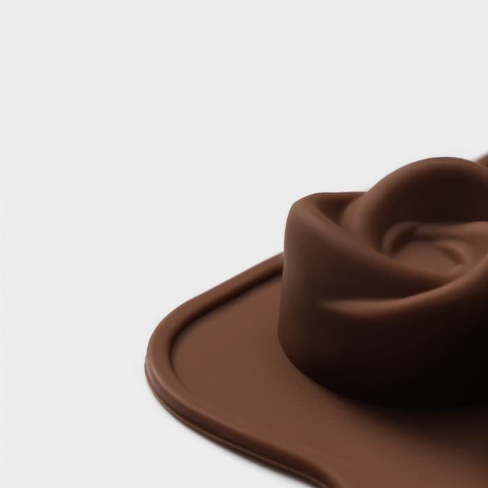 Форма для конфет и шоколада Доляна «Завиток», силикон, 21.5×11.5 см, 15 ячеек (d=2.8 см), коричневая