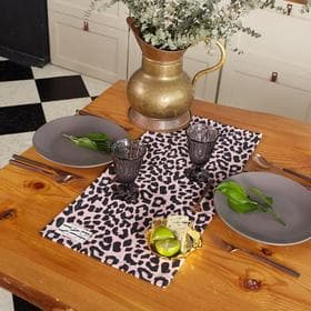 Дорожка на стол «Этель» Beauty 30×70 см, 100% хлопок, саржа 190 г/м², розовая/чёрная