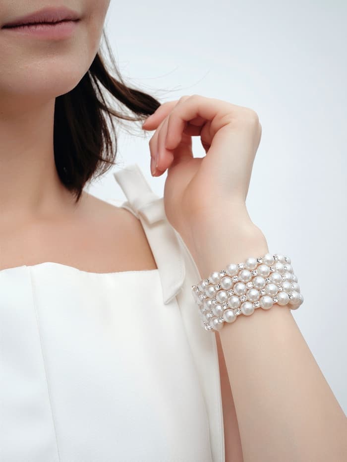 Браслет-пружинка «Жемчужинка», 5 рядов, шахматы, белый, 6 см