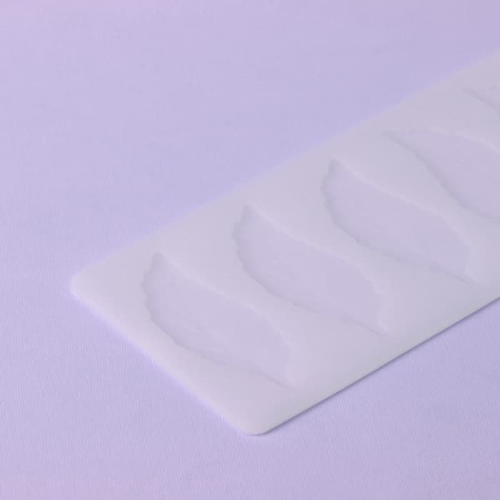 Форма для шоколада «Листочки», силикон, 6 ячеек, 22×9×0.3 см, прозрачная