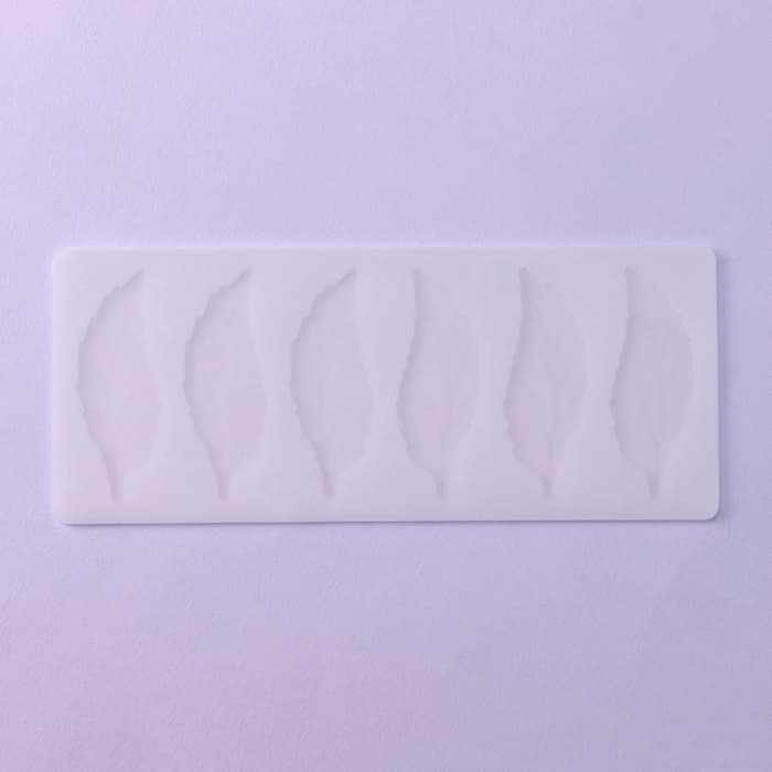 Форма для шоколада «Листочки», силикон, 6 ячеек, 22×9×0.3 см, прозрачная